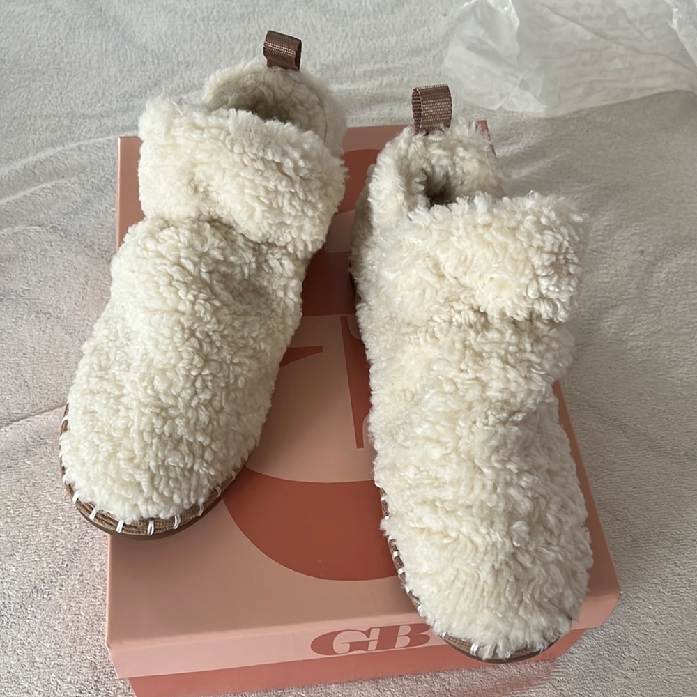 GB Cozy up slippers